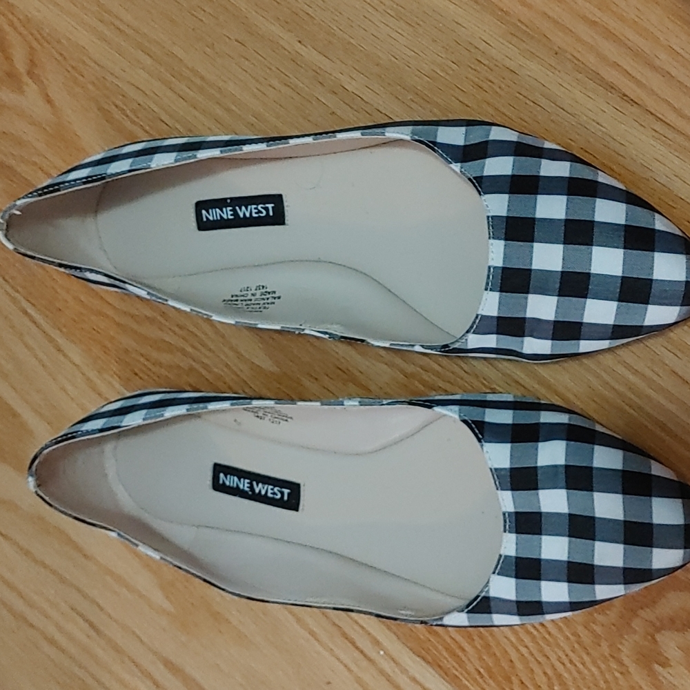 Nine West black and white gingham pointed toe flats size 7